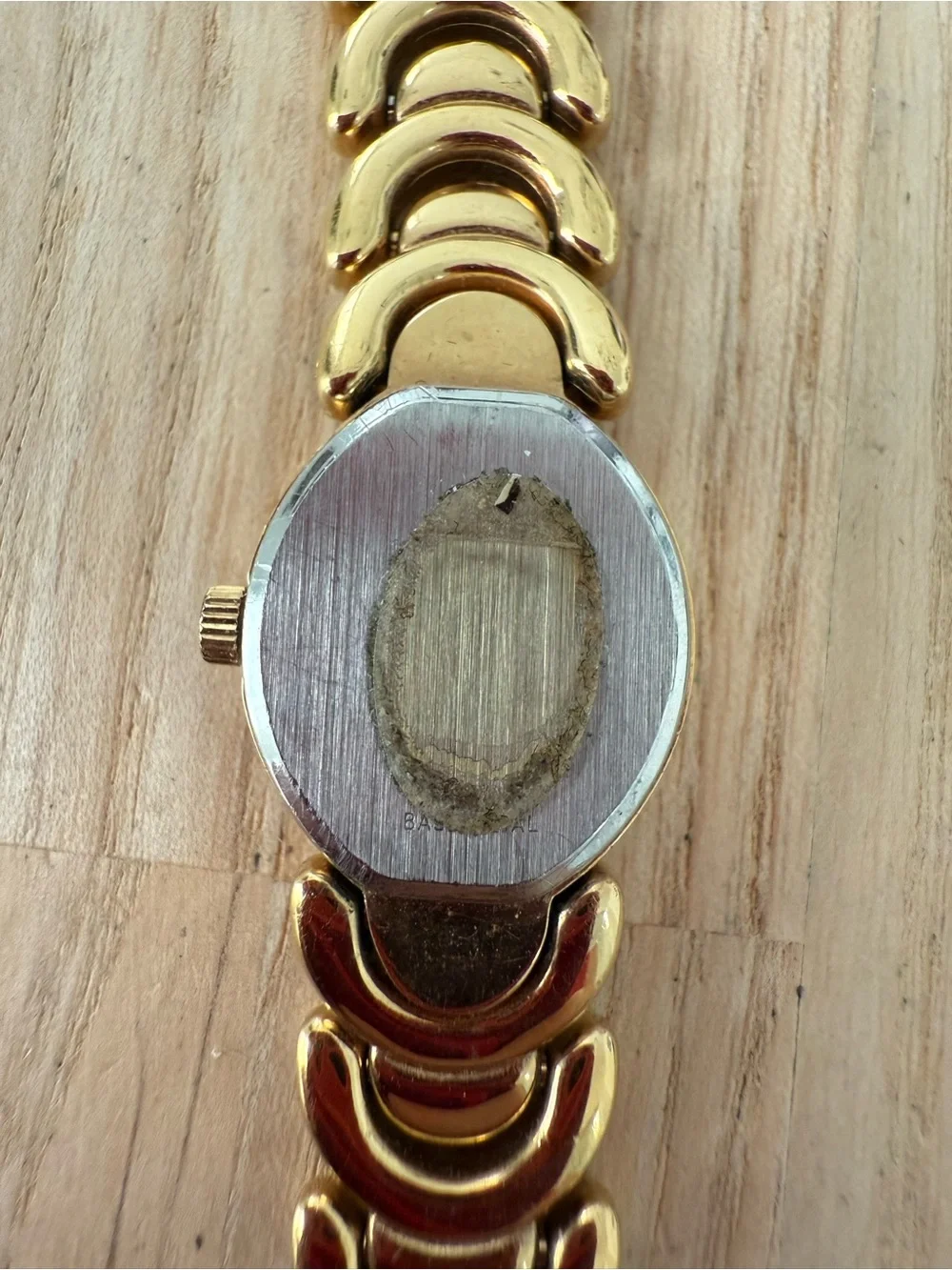 Wittnauer ladies oval gold tone dress watch NEW BATTERY